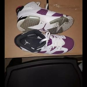 JORDAN SIZE 6.5